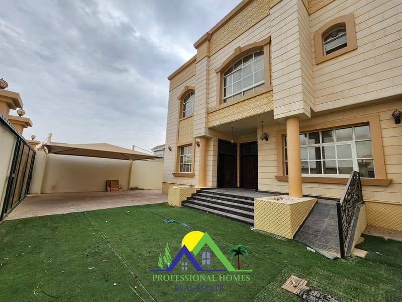 WOW Amazing Duplex villa  in Shab Al Ashkar