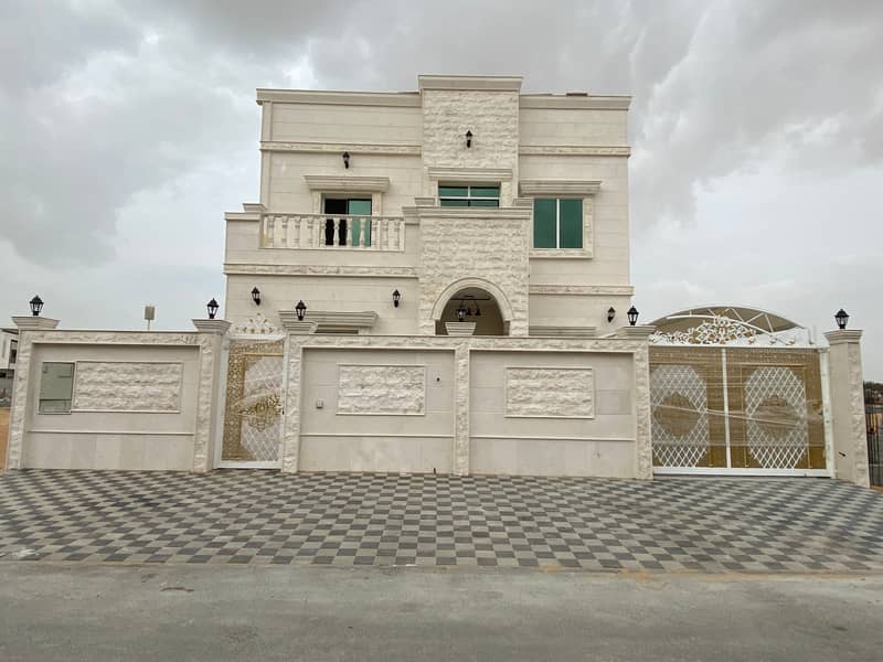 Villa, excellent location, super deluxe finishing, stone facade