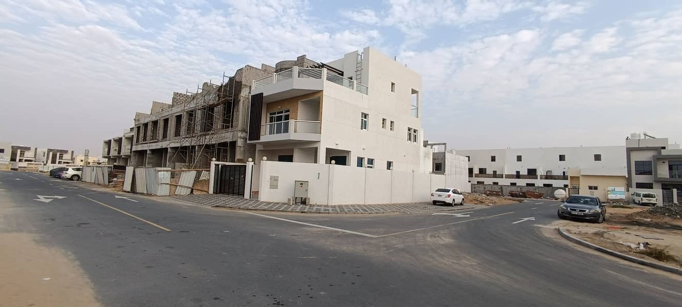 Townhouse For sale,  with an amazing modern design and luxurious super deluxe finishes