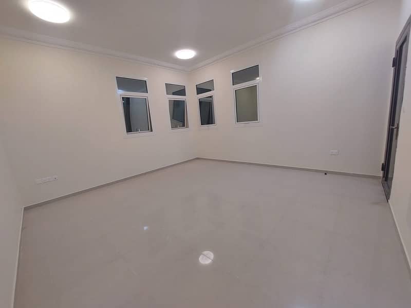 Villa with separate entrance in zayed city