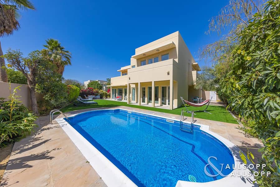 5 Bedrooms | Private Pool | Fully Upgraded