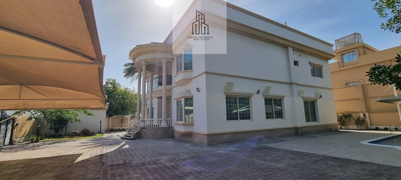 A Beautiful 5 Bedrooms Villa with Private Pool in Al Manara