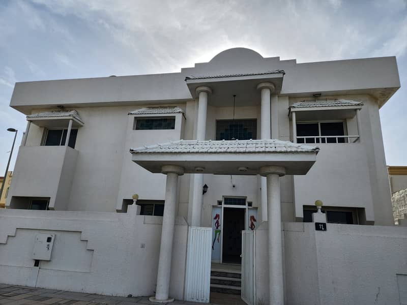 *** COMMERCIAL/RESIDENTIAL – 4BHK Duplex Villa Available for rent in Al Fisht Area ***