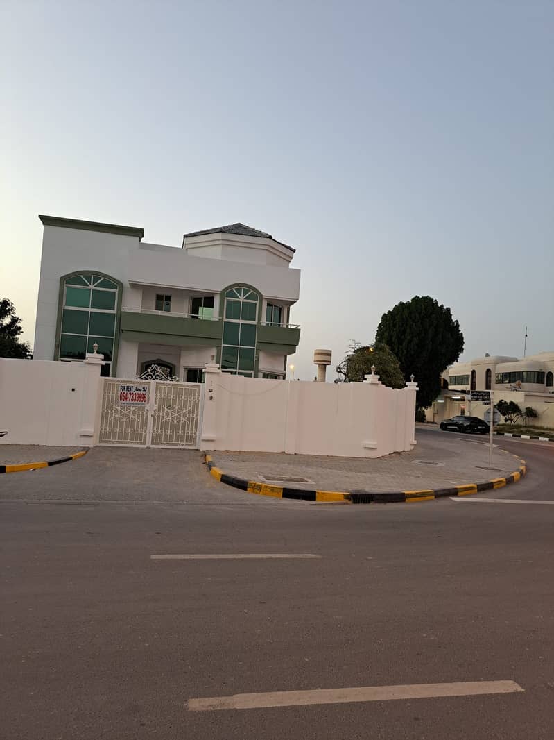 Two floors villa for rent in Sharjah / Al Nekheelat area  On a public street suitable for residential or commercial purposes