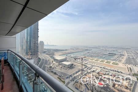 2 Bedroom Apartment for Sale in Dubai Marina, Dubai - Sea View | Vacant on Transfer I Spacious Balcony