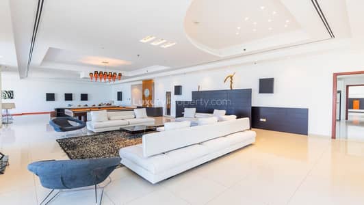 Stunning Half Floor 5 Bed Penthouse with Palm View