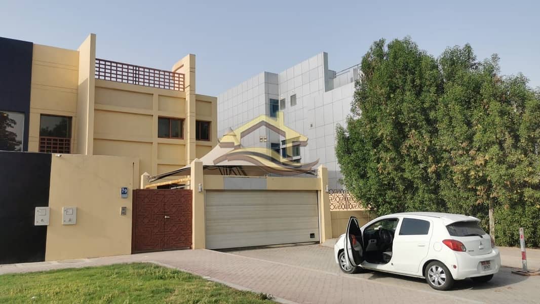 Huge commercial villa on AL KHALEEJ AL ARABI ST