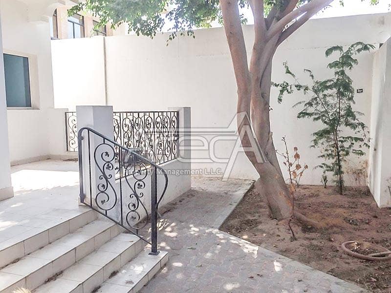 Deluxe 4 Bed Villa for Rent in Al Khalidiya Area