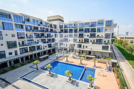 Immaculate new I Pool and Courtyard views Immaculate new I Pool and Courtyard views