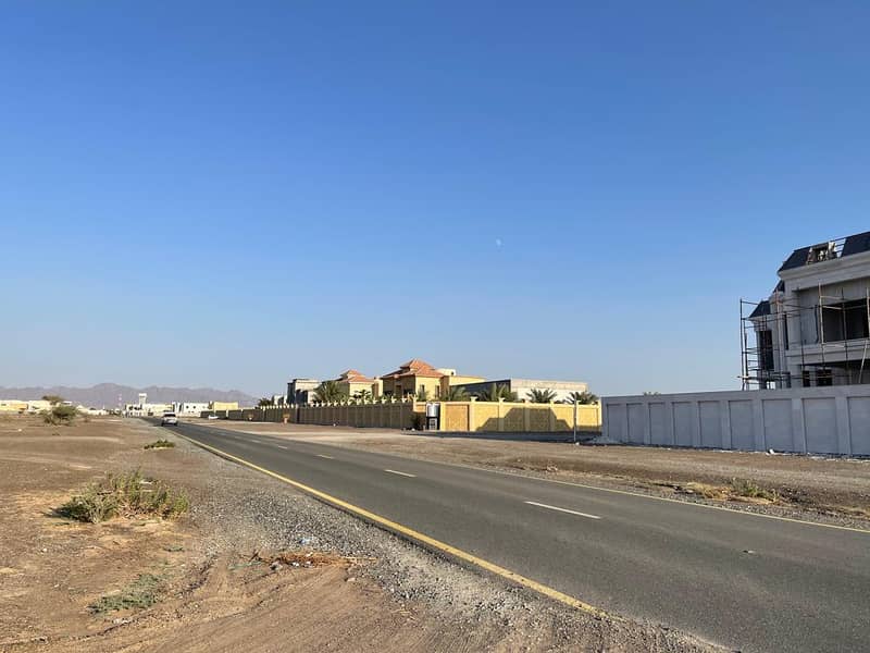 In 30-month installments, from the owner to all nationalities and residents in the UAE, residential investment lands were offered to build villas in t In 30-month installments, from the owner to all nationalities and residents in the UAE, residential investment lands were offered to build villas in t