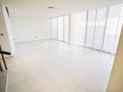 5 Bedroom Villa for Rent in Yas Island, Abu Dhabi - Single Row Corner Spacious Unit Awaiting You