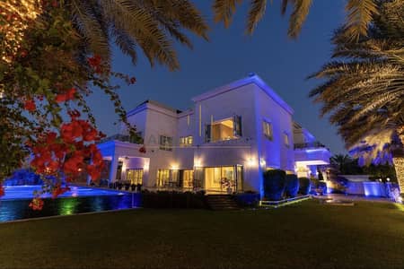 6 Bedroom Villa for Sale in Emirates Hills, Dubai - Ultra luxurious | custom-made Grandeur | lake-facing