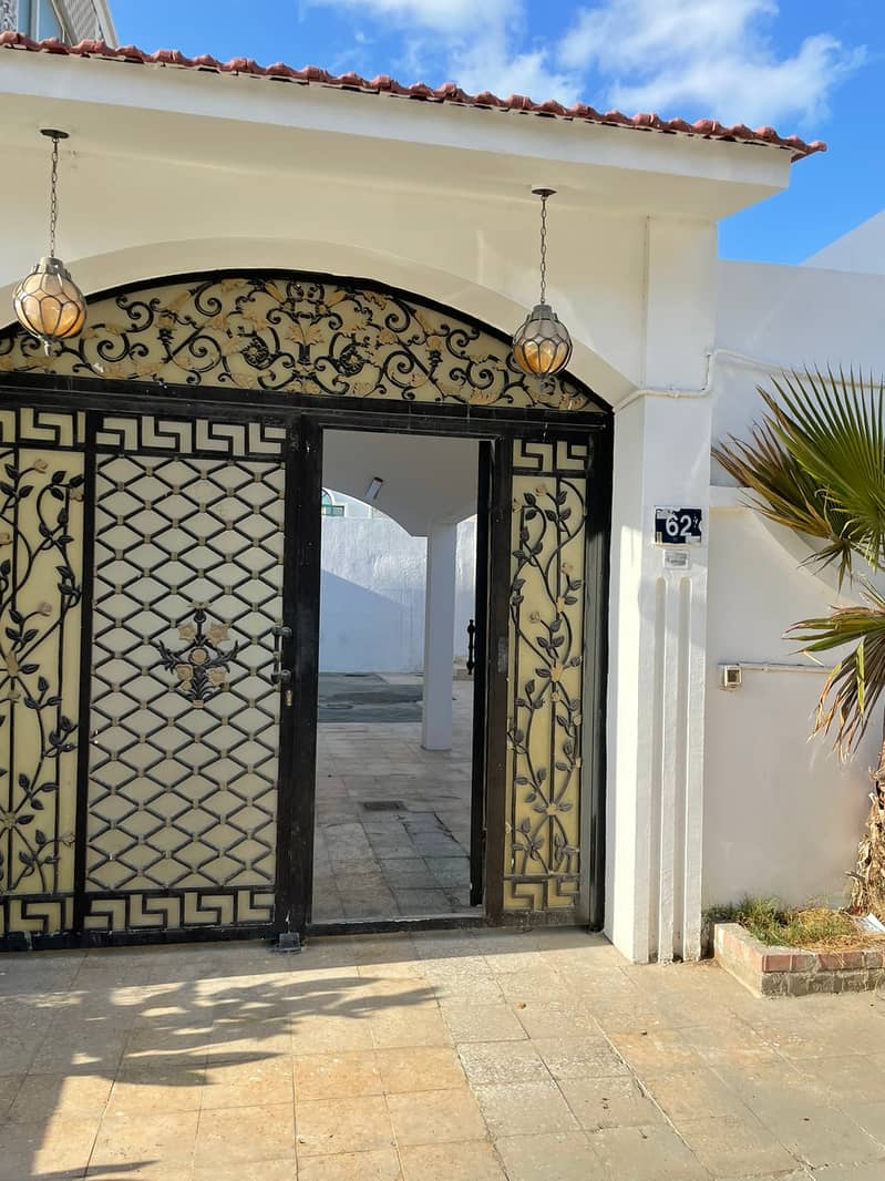 Villa for sale in the Emirate of Sharjah, in the Al-Rifaa area
