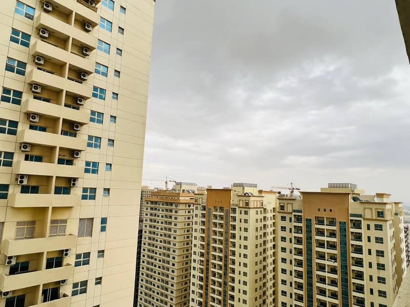 شقة في برج لافندر،مدينة الإمارات‬ 1 غرفة 17000 درهم - 6794444