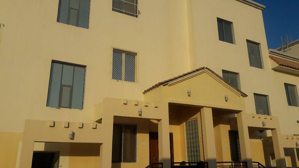 Spacious flat 3 bedroom  hall for rent in khalifa city (B) good location(