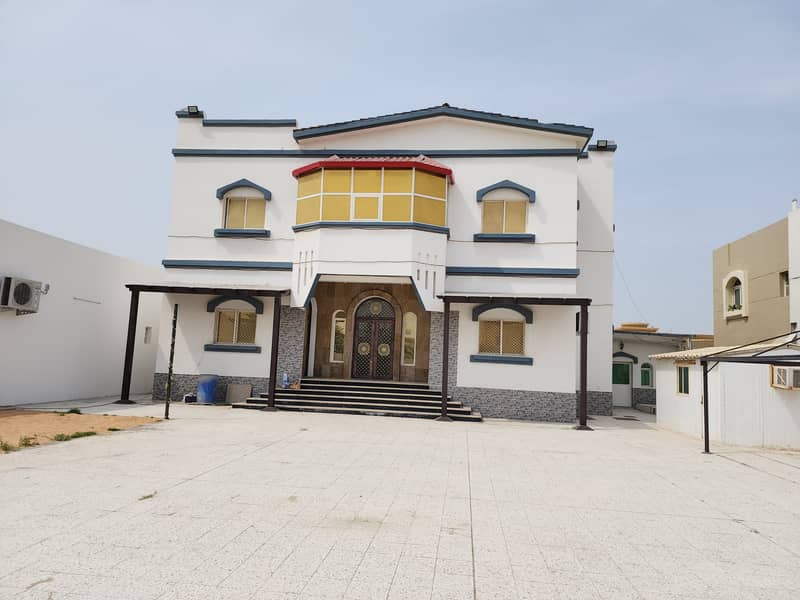 Hurrp up. . . . Well maintained 5BR independent villa in Nouf area rent just 95k close to 06 Mall