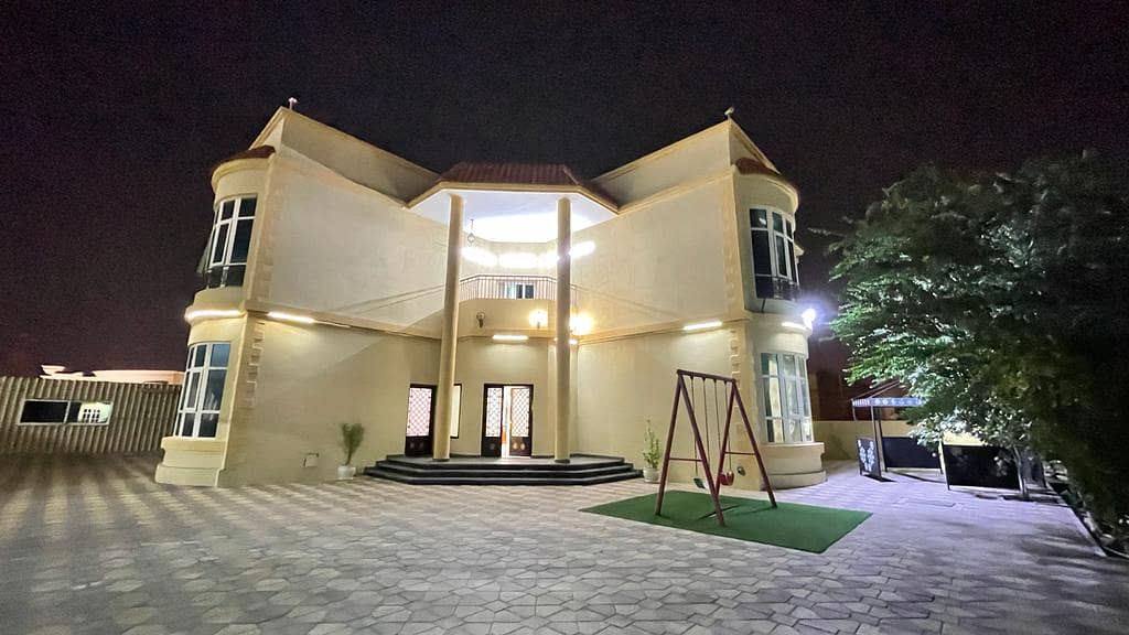 Villa for sale in Al Rahmaniyah, Sharjah, 22,000 feet, for 3600000 with furniture for quick sale