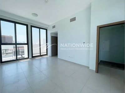 5 Bedroom Townhouse for Rent in Al Salam Street, Abu Dhabi - Good Deal! Spacious Yet Elegant Single Row Unit