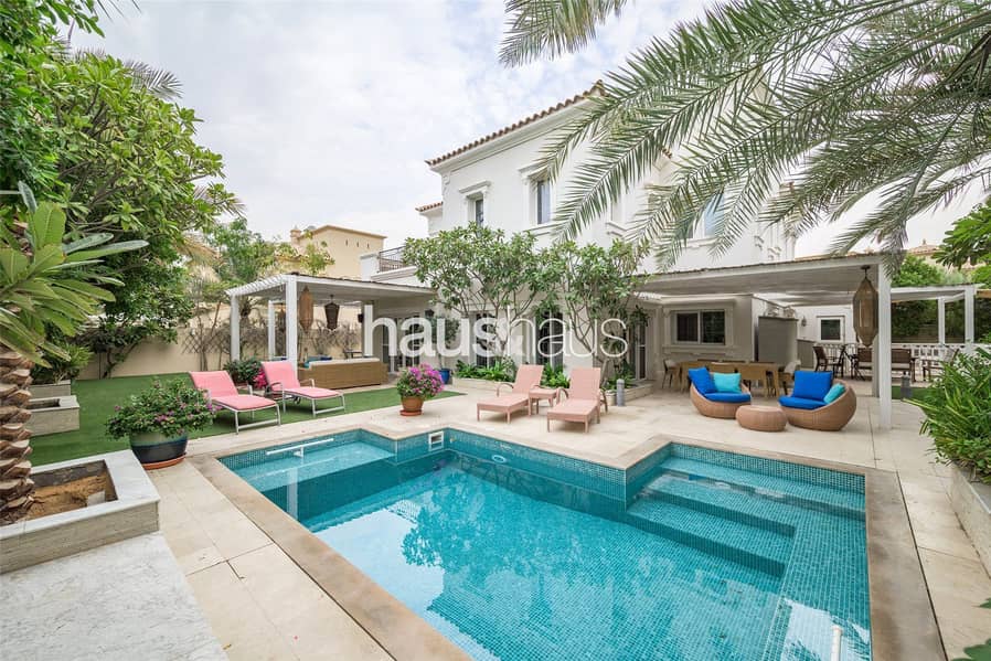 Exclusive | Extended | Private Pool