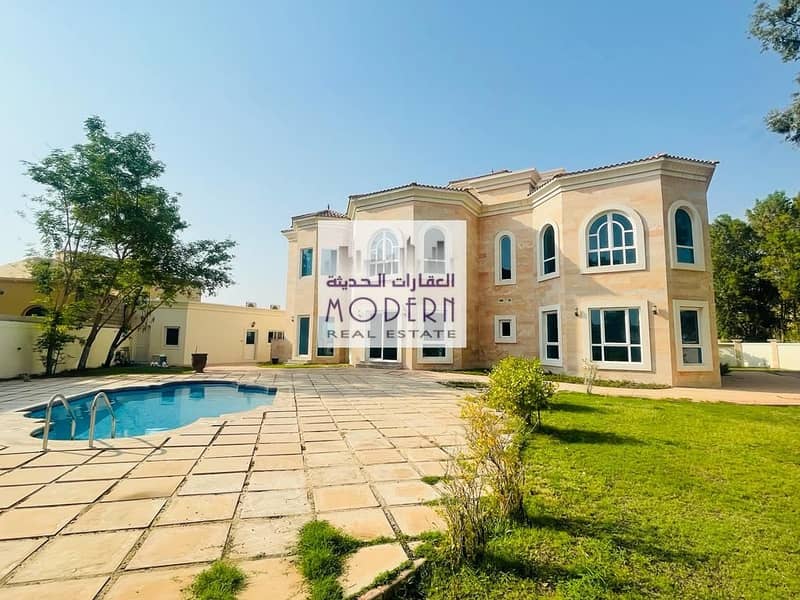 Spacious villa for rent in barsha 3 with pool and big garden