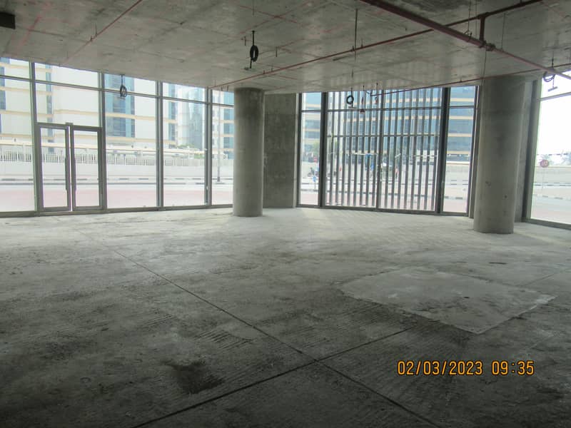 3200 sq ft  retail space is available |road facing|private pantry & toilet|2months free|Rent 416k p/a