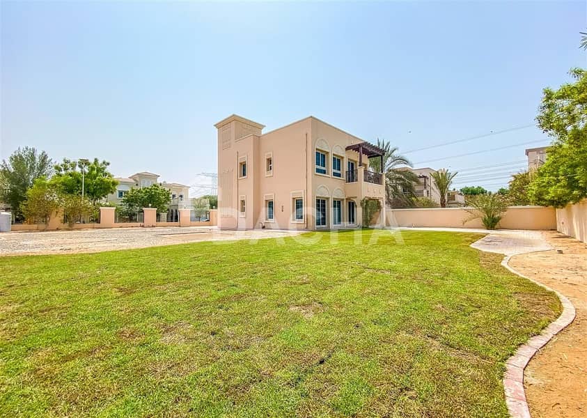 HUGE 8.5K PLOT / Rare Find / Rented 130k HUGE 8.5K PLOT / Rare Find / Rented 130k