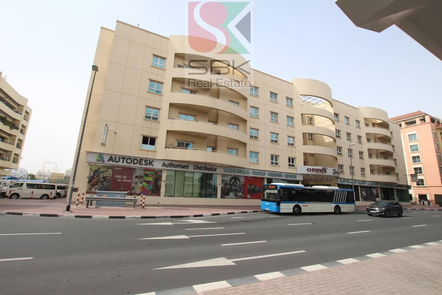 Showroom Space Available in Oud Metha
