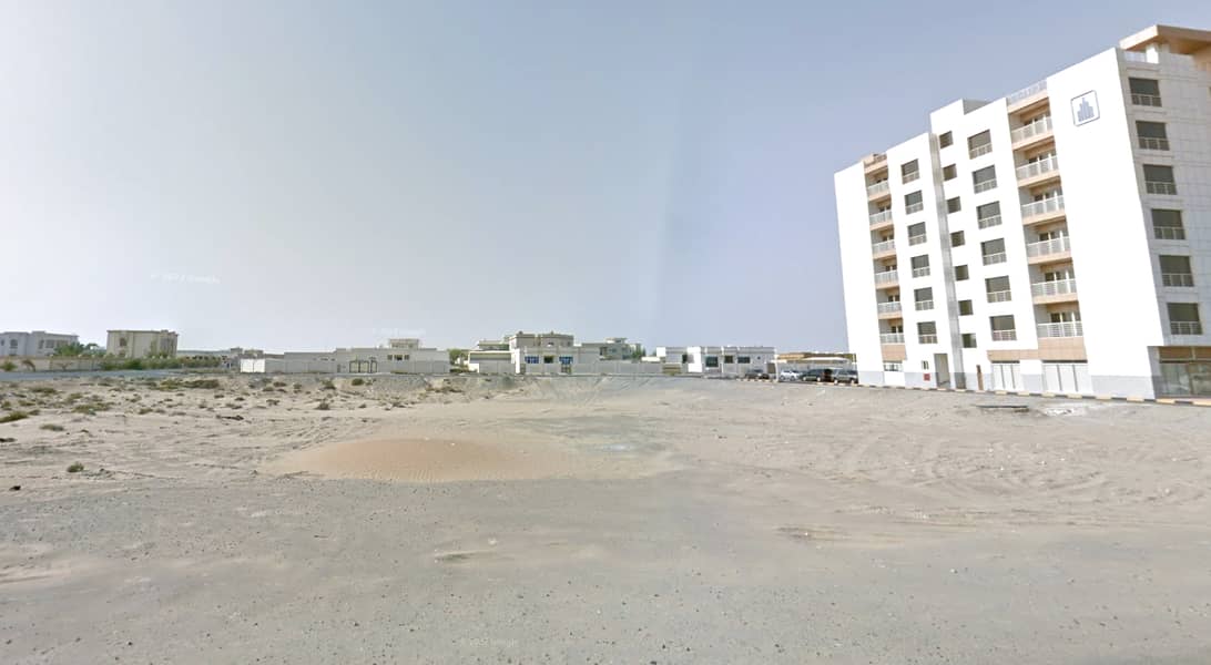 أرض أمامية على الطريق الرئيسي للبيع للاستخدام السكني والتجاري أرض أمامية على الطريق الرئيسي للبيع للاستخدام السكني والتجاري