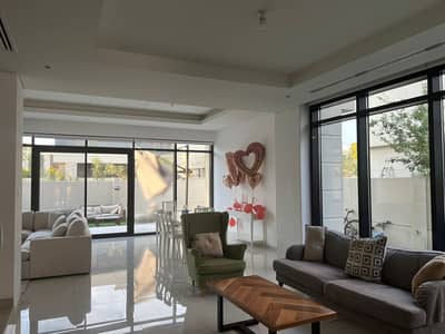 3 Bedroom Villa for Sale in DAMAC Hills, Dubai - GOOD LAY OUT | AMAZING VIEW | SINGLE ROW CORNER VILLA