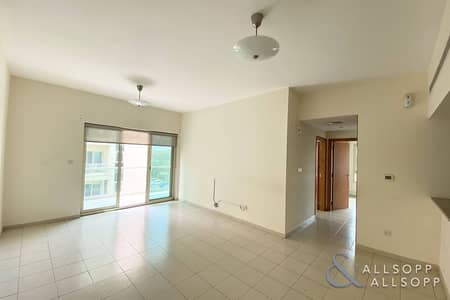 2 Bedroom Apartment for Rent in The Greens, Dubai - 2 Bed | Chiller free | Balcony | Unfurnished