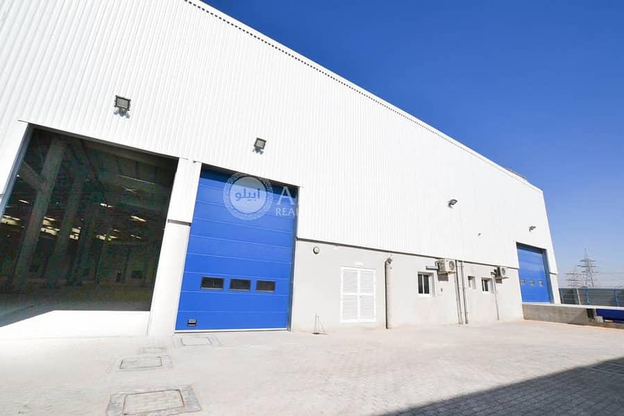 BEST WAREHOUSE in Al  Quoz- Fully air conditioned. Never used .