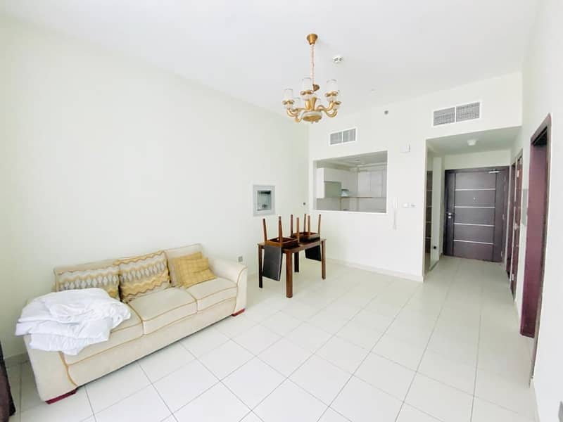 Beautiful Apartment | Spacious 1 Bedroom | Vacant