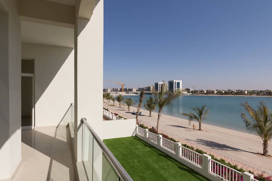 5 Bedroom Beachfront Villa with Sea Views