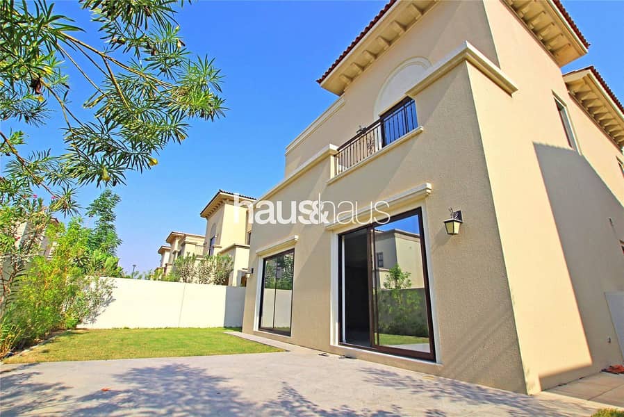 Modern Villa | Lovely Family Home | Available May