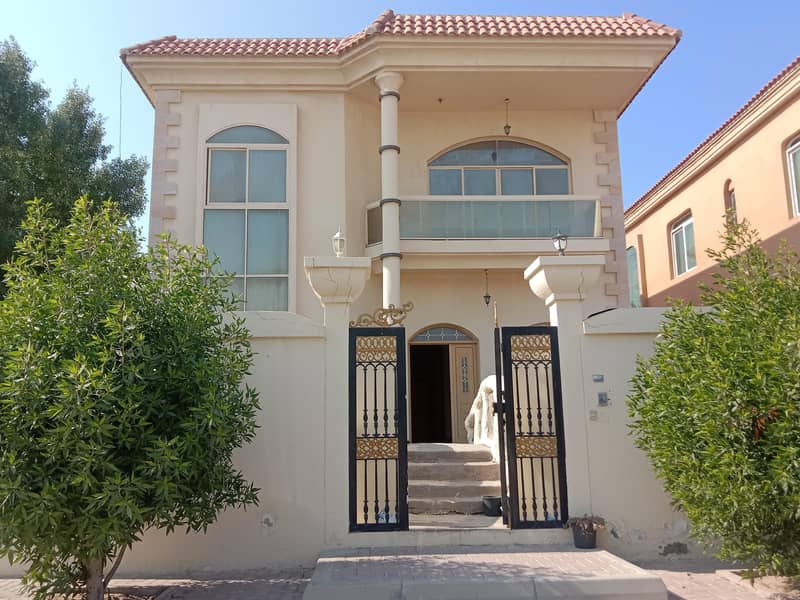 Well maintained Villa 4 bed with swimming pool  Sharjah