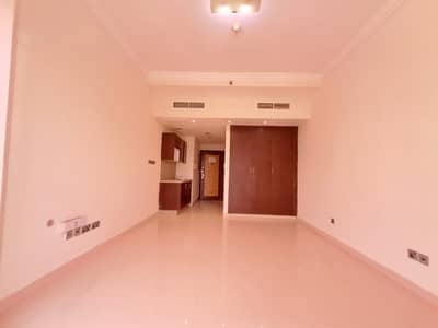 Nice studio with all includings also DEWA free, with all amenities also in port saeed only 40k