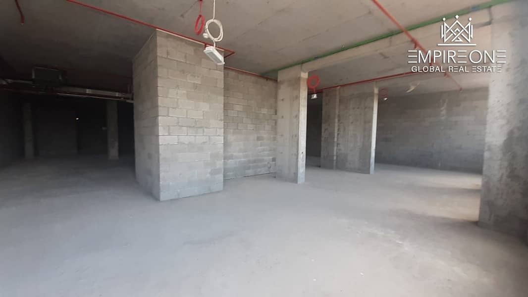 Spacious Retail with Mezzanine floor Spacious Retail with Mezzanine floor