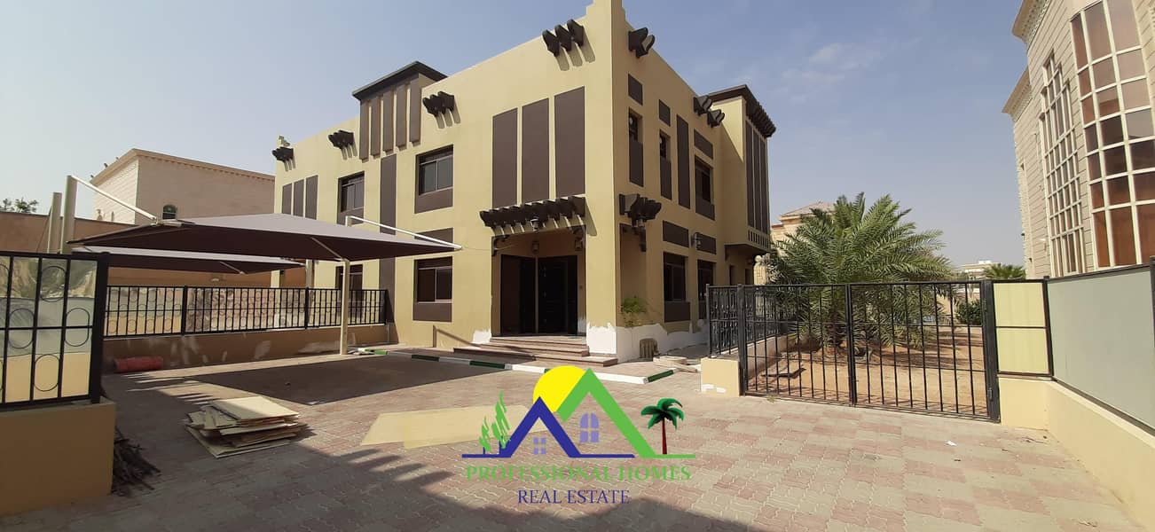 Private entrance | Private parking |Majlis |Maid room