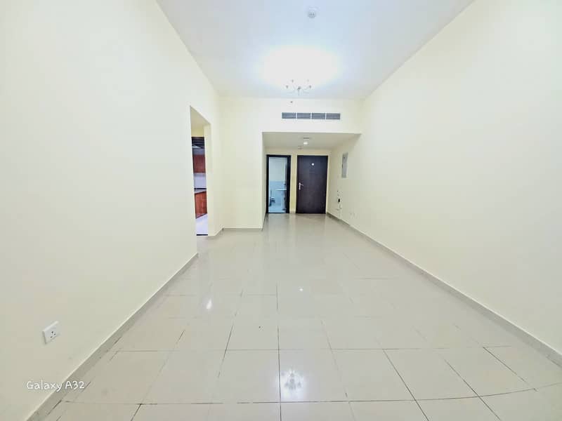 PRIME LOCATION HUGE 1BHK APARTMENT WITH DIFFERENT LAYOUT AND WITH 2 BATHROOM