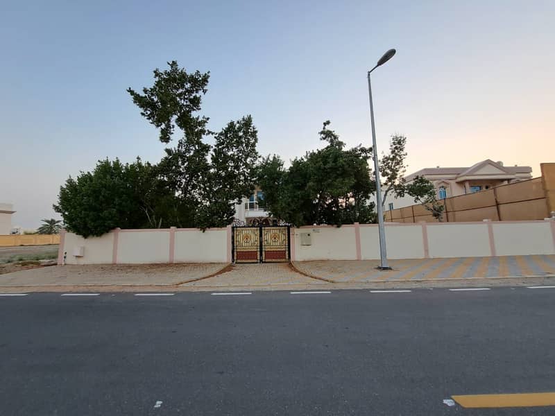 Two floors villa for rent in Sharjah / Al Quoz area Wasit District  Prime location main Street
