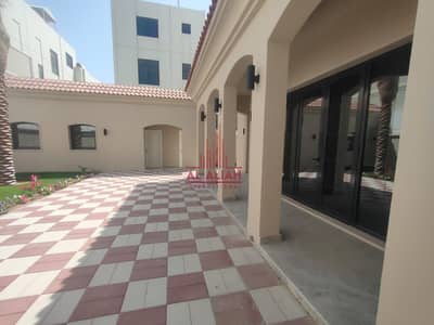 فیلا 5 غرف نوم للايجار في آل نهيان، أبوظبي - فیلا في آل نهيان 5 غرف 400000 درهم - 6945986