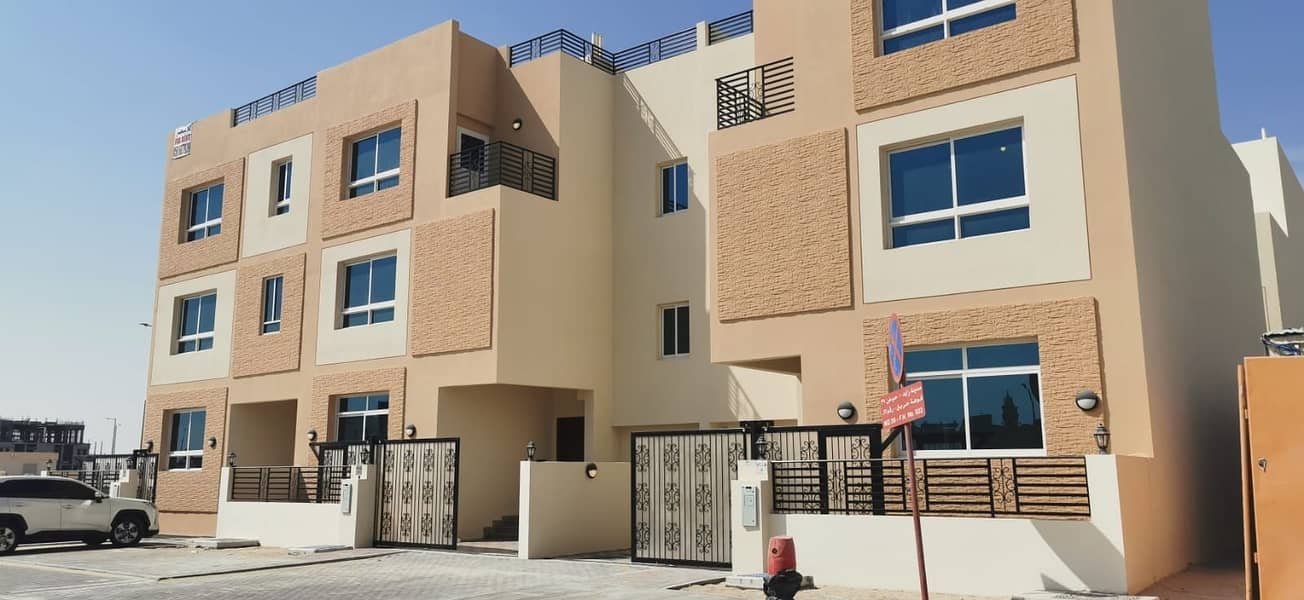 Комплекс вилл в Мадинат Заид, 5 спален, 160000 AED - 6487057