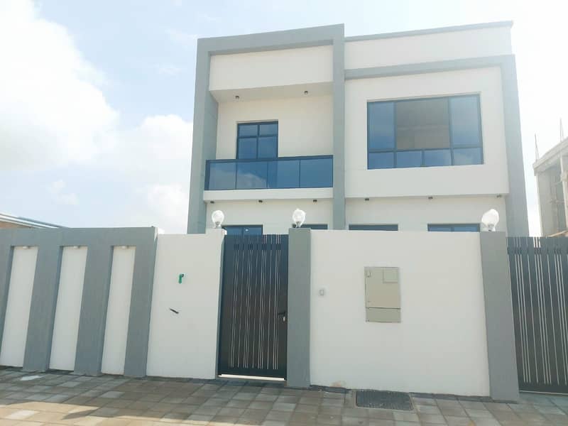 A very distinctive European design villa, a modern facade, parking lots, excellent spaces, Super Dulux finishes, interior and exterior designs at the