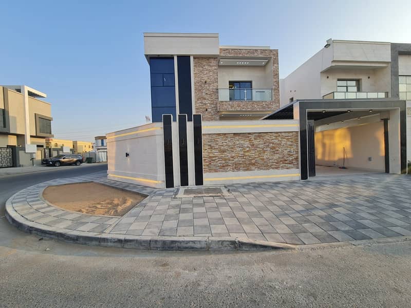 Villa for sale, super deluxe finishing, with swimming pool, at a snapshot price