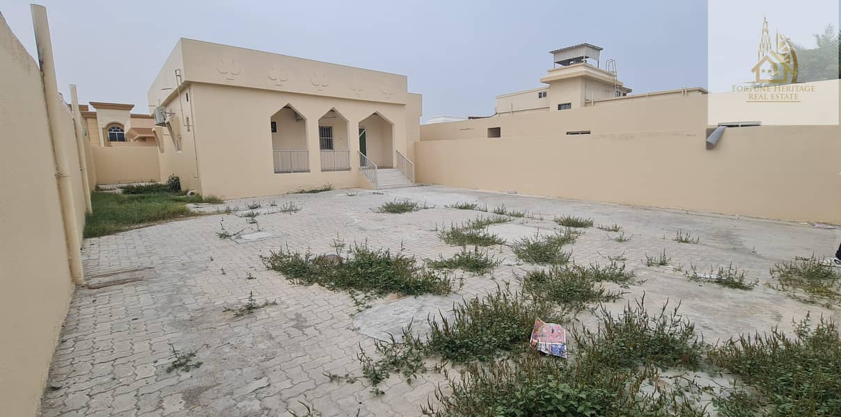 Al Darari 3bedroom villa for rent 50k sharjah. .