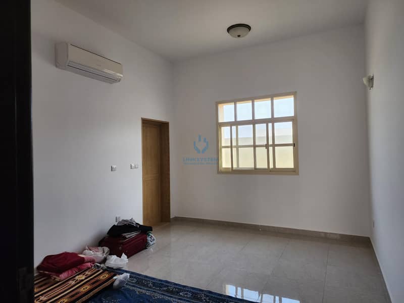 Вилла в Шиаб Аль Ашхар, 5 спален, 120000 AED - 6775455