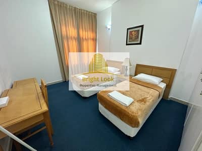 فلیٹ 2 غرفة نوم للايجار في شارع المطار، أبوظبي - شقة في شارع المطار 2 غرف 7500 درهم - 6930285