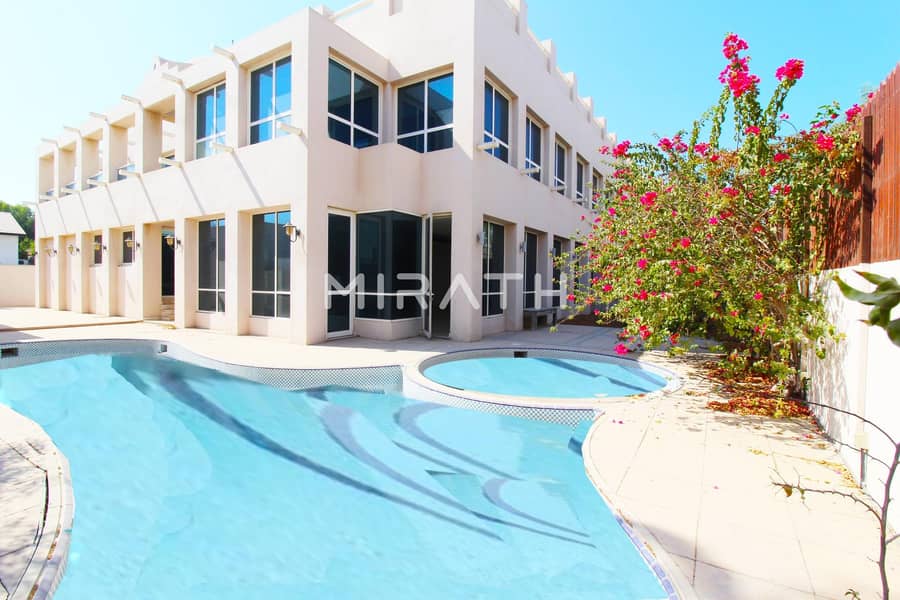 Massive!! 5BR Independent Villa with Private Pool