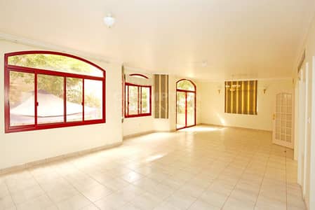 فیلا 6 غرف نوم للايجار في الخالدية، أبوظبي - فیلا في شارع الخالدية،الخالدية 6 غرف 190000 درهم - 6971950