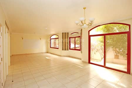 6 Bedroom Villa for Rent in Al Khalidiyah, Abu Dhabi - Spacious | Great Location | Ready to Move